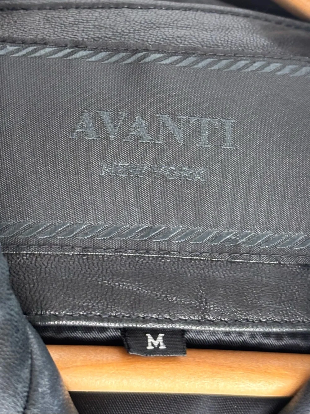Avanti Black Leather Classic Minimalist 90’s Zip-Front Jacket